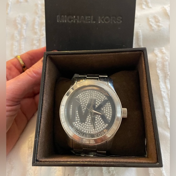 Michael Kors Silver watch - Picture 4 of 5